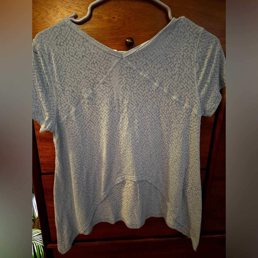 Lululemon Loop Around Tee, Size 4 - image 1
